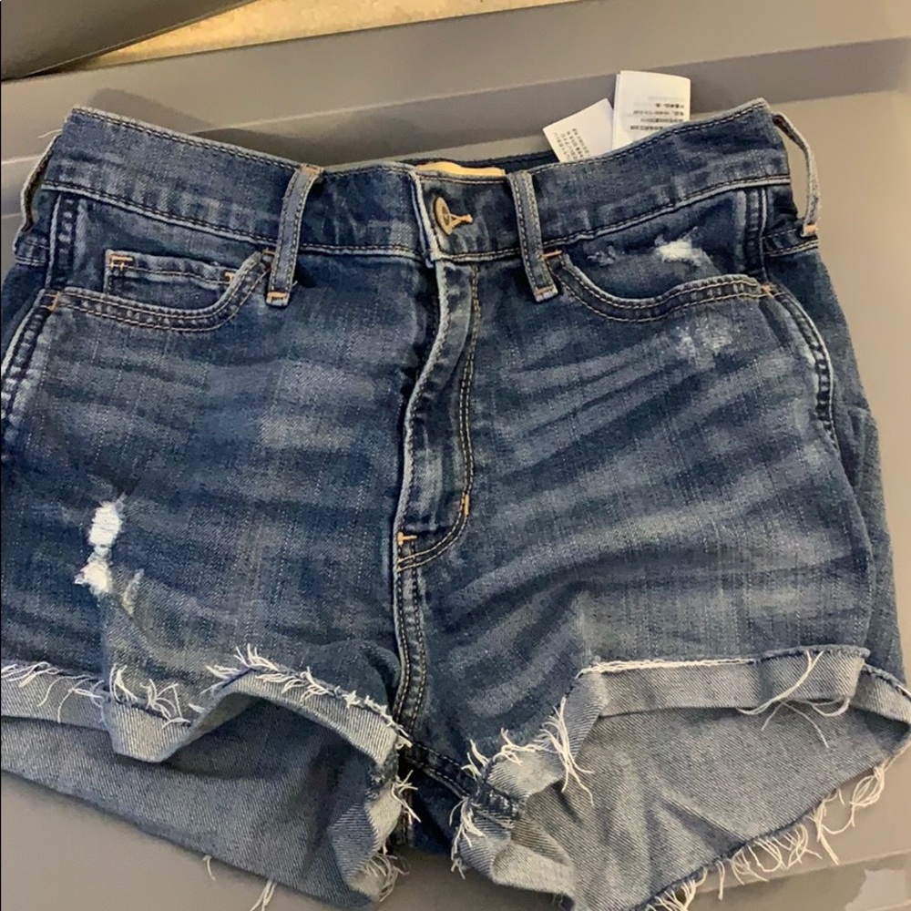 Hollister 3 high rise short short 2in inseam